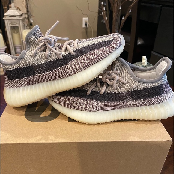 Yeezy Boost 350 V2 Zyon - Picture 5 of 9